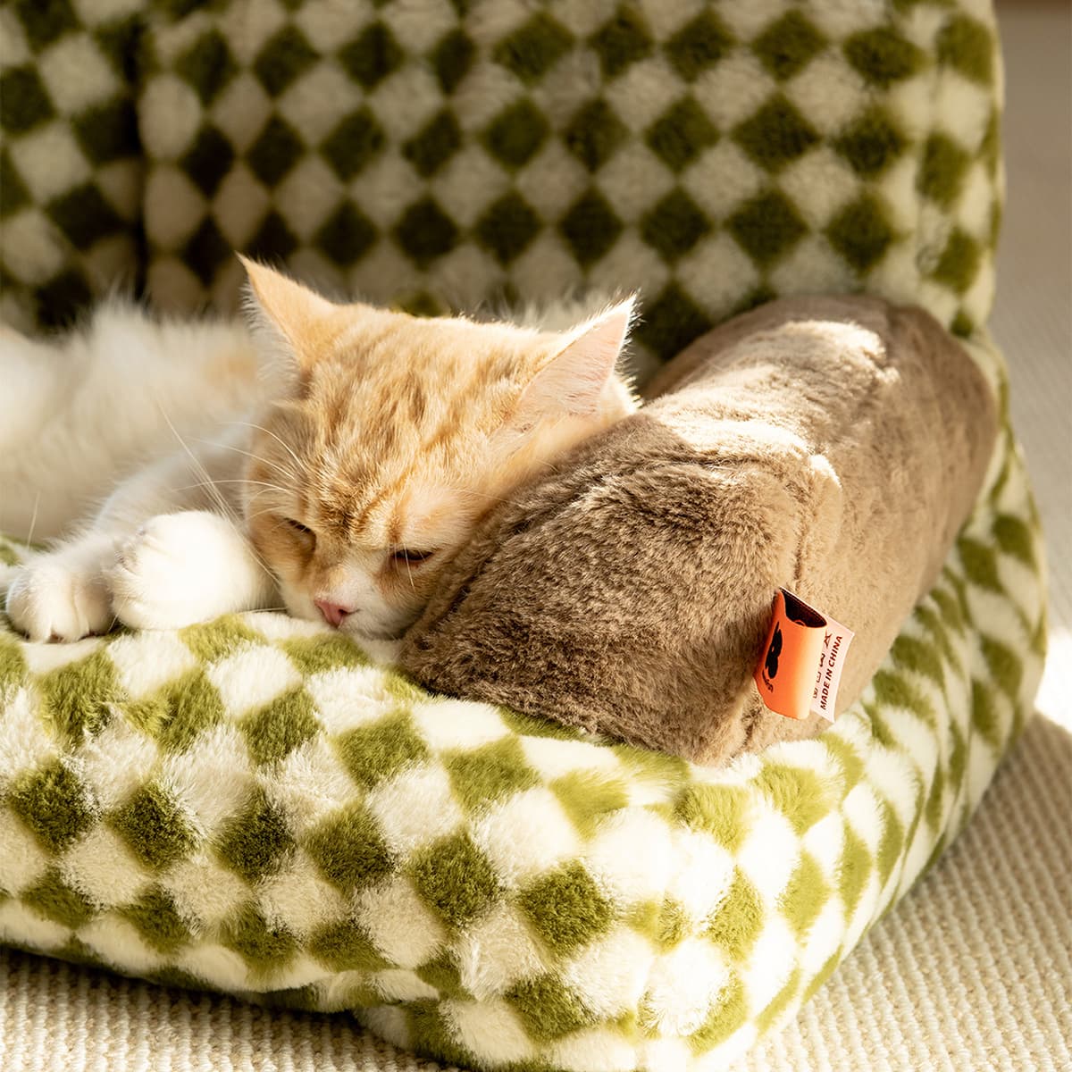 Ravinu Diamond Cat & Dog Sofa™