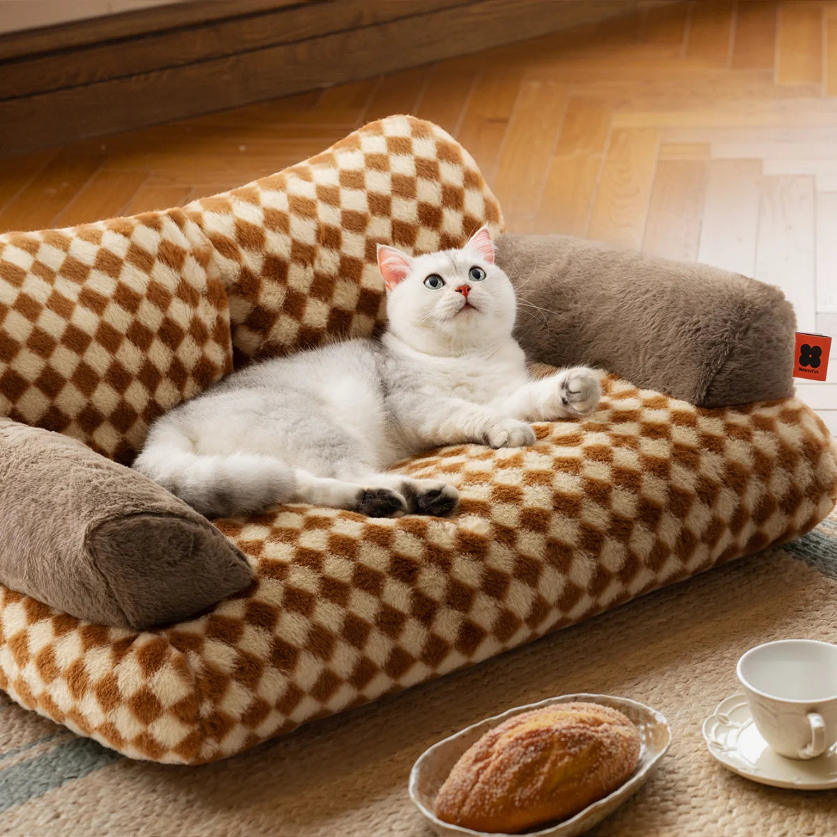 Ravinu Diamond Cat & Dog Sofa™